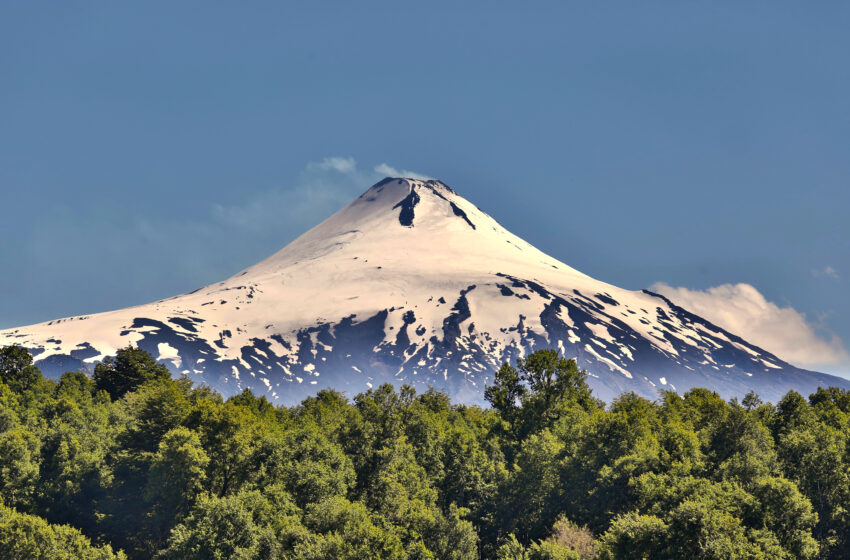  Aumenta actividad en el Volcán Villarrica: seguidilla de sismos volcanotectónicos se registran en su interior constantemente