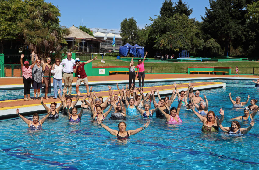  Verano Naranja de personas mayores vuelve a repletar la piscina de Temuco y cierra el verano con más de 2 mil asistentes
